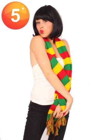 Carnavalssjaal rood geel groen gebreid